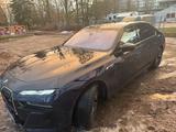 BMW 760 M760e xDrive - BMW 760 mit Panoramadach