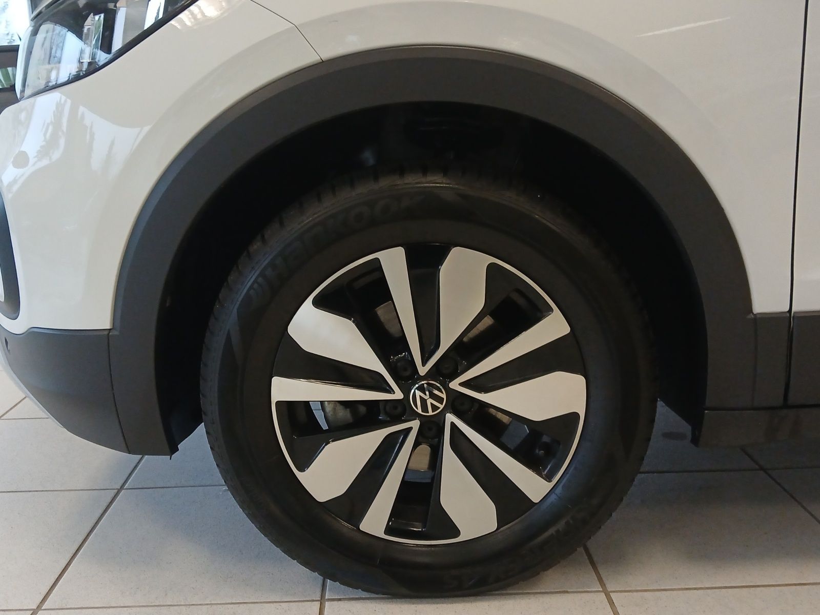 Fahrzeugabbildung Volkswagen T-Cross TSI Move RFK AHK App-Co. SHZ ACC Climatr