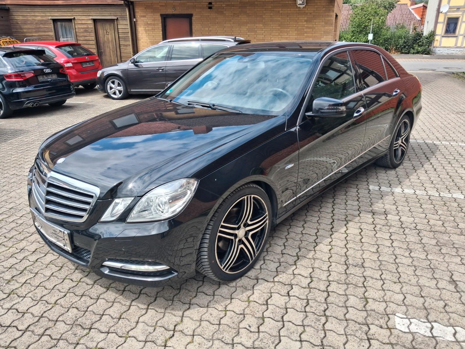 Mercedes-Benz E 200 CGI Avantgarde, Bi-Xenon,