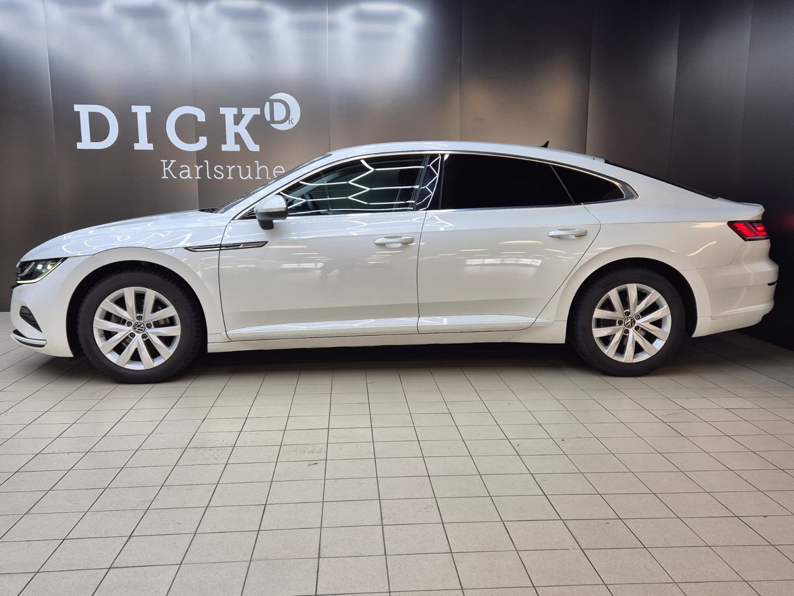 Fahrzeugabbildung Volkswagen Arteon 2.0 TDI DSG >VIRTU+NAVI+SHZ+LED+PDC+ACC+