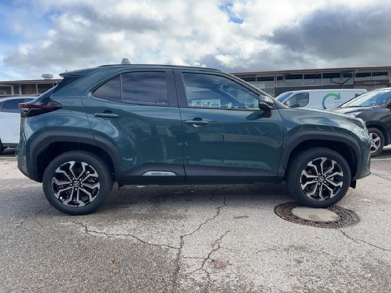 Fahrzeugabbildung Toyota Yaris Cross 1,5 Hybrid Teamplayer *Safety+Winter