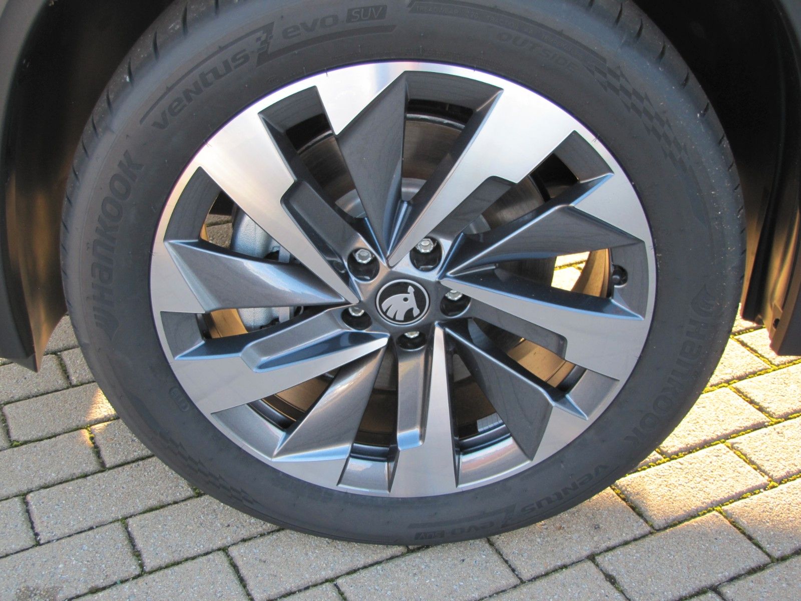 Fahrzeugabbildung SKODA Kodiaq Selection 2.0 TDI 150PS 7-Gang DSG