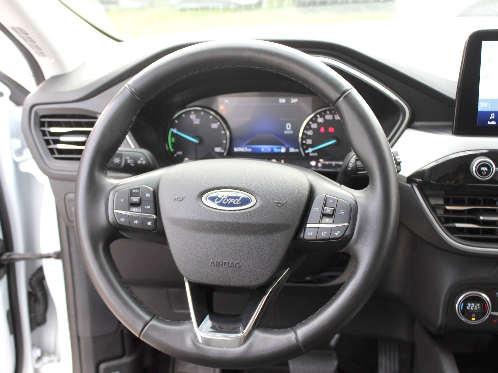 Fahrzeugabbildung Ford Kuga Plug-In Hybrid Cool & Connect 2,5 Duratec