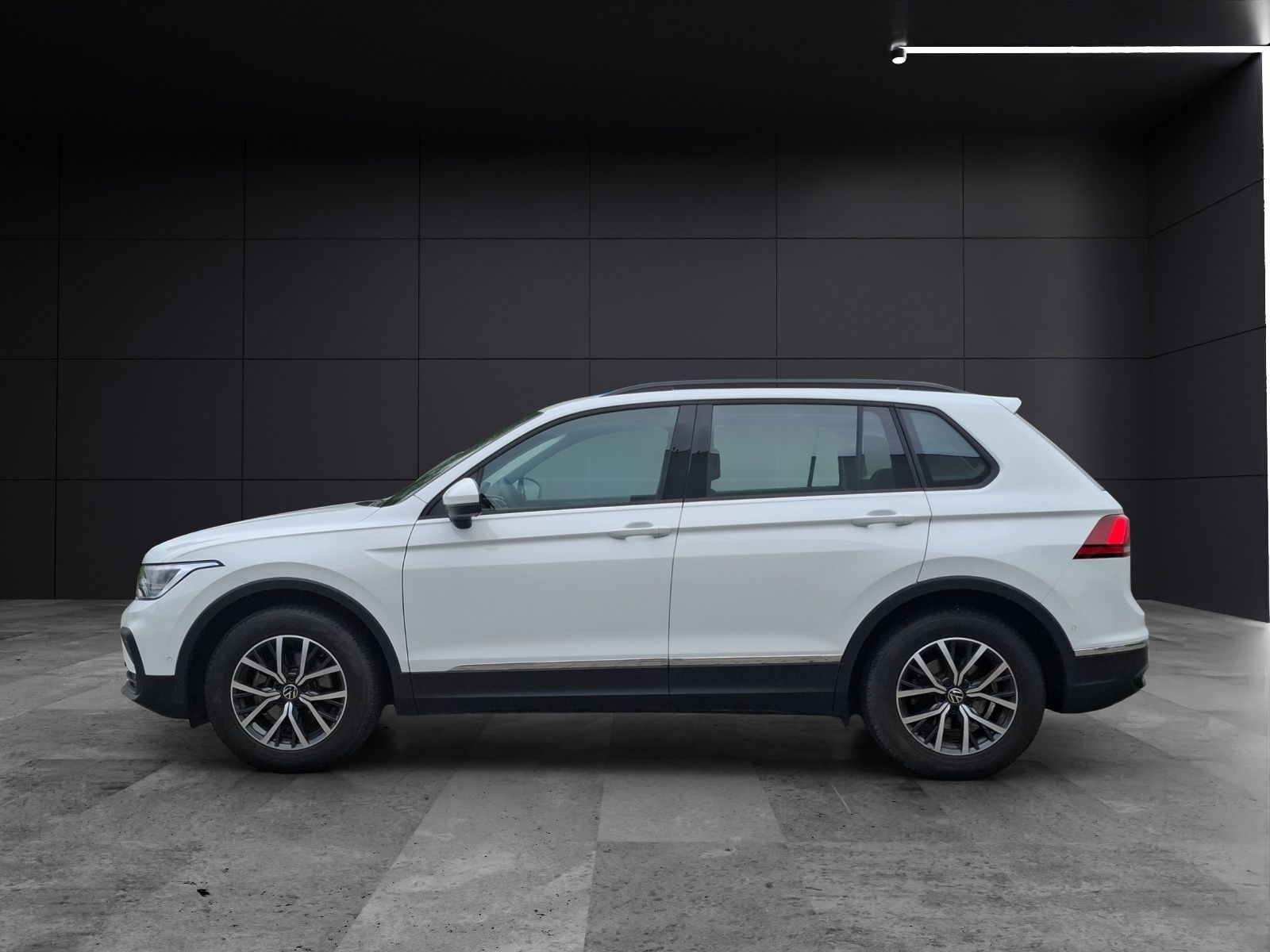 Fahrzeugabbildung Volkswagen Tiguan TSI Life DSG LED AHK Navi ACC RFK SH
