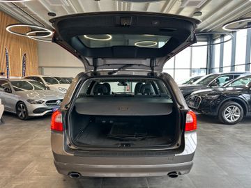 Volvo V70 Kombi Momentum *Leder*