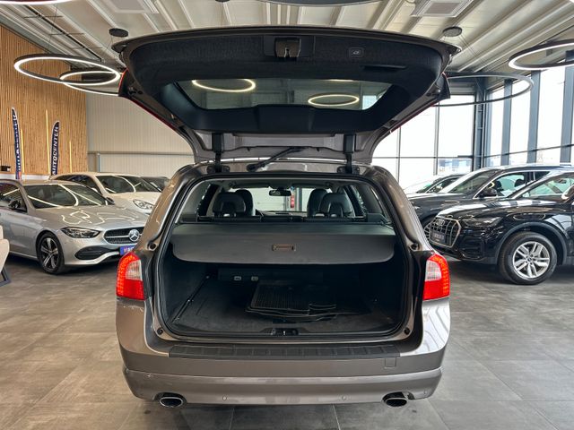 Volvo V70 Kombi Momentum *Leder*