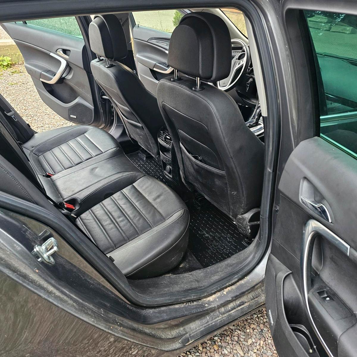 Opel Insignia 2010 — photo 9