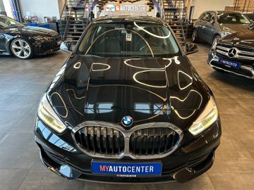 BMW 120 i *HEAD-UP*StandHZ*AHK*SPORT*2-ZONEN*CARPLAY