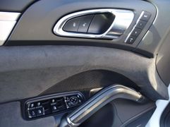 Fahrzeugabbildung Porsche Cayenne GTS BOSE ALCANTARA 21 ALUFELGEN