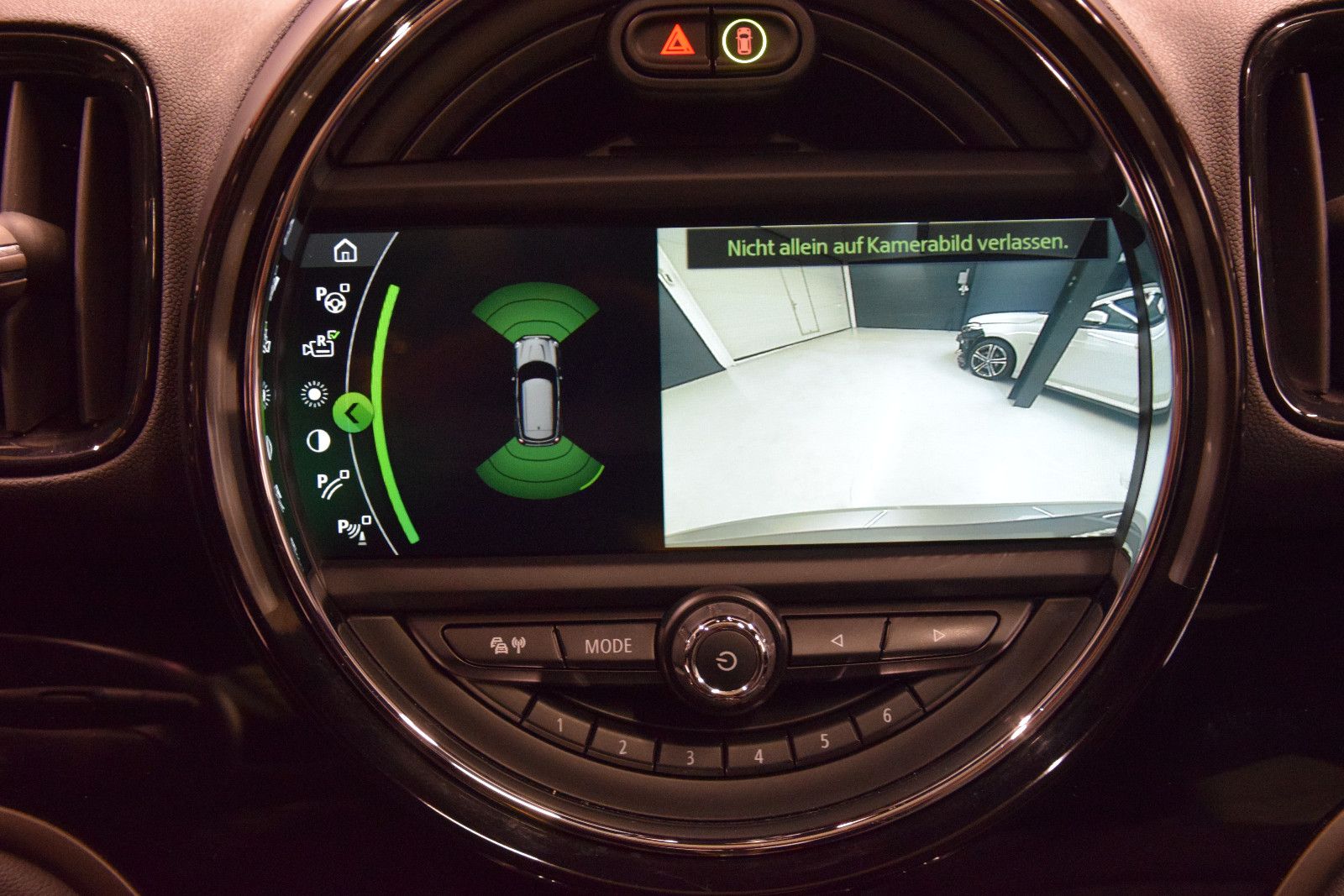 Fahrzeugabbildung MINI Countryman S Pano ACC HuD LED 1.Hand