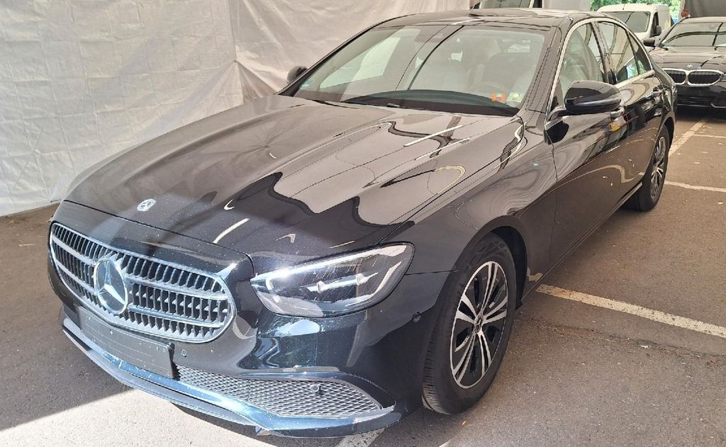 Image of Mercedes-Benz E 220