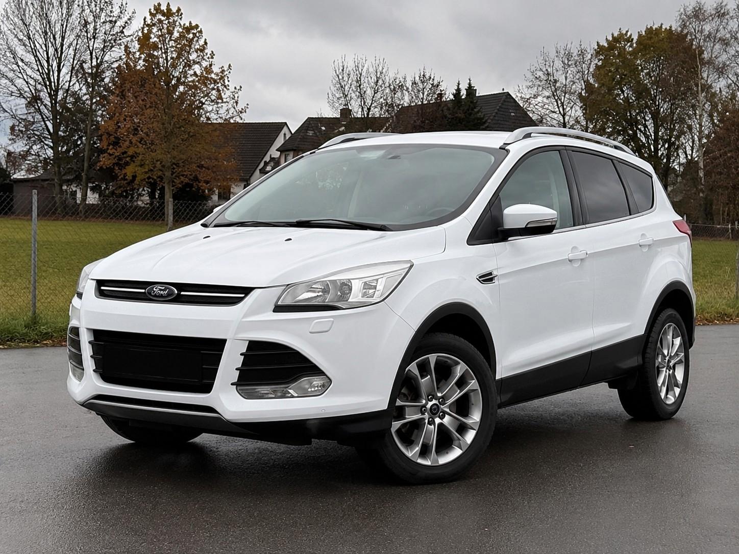 Ford Kuga Titanium/KLIMA/SHZ/KAMERA/LEDER/NAVI/4x4