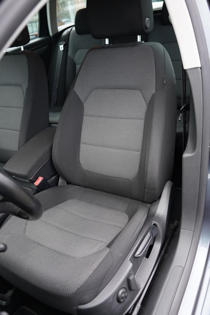 Volkswagen Passat 2011 — photo 18