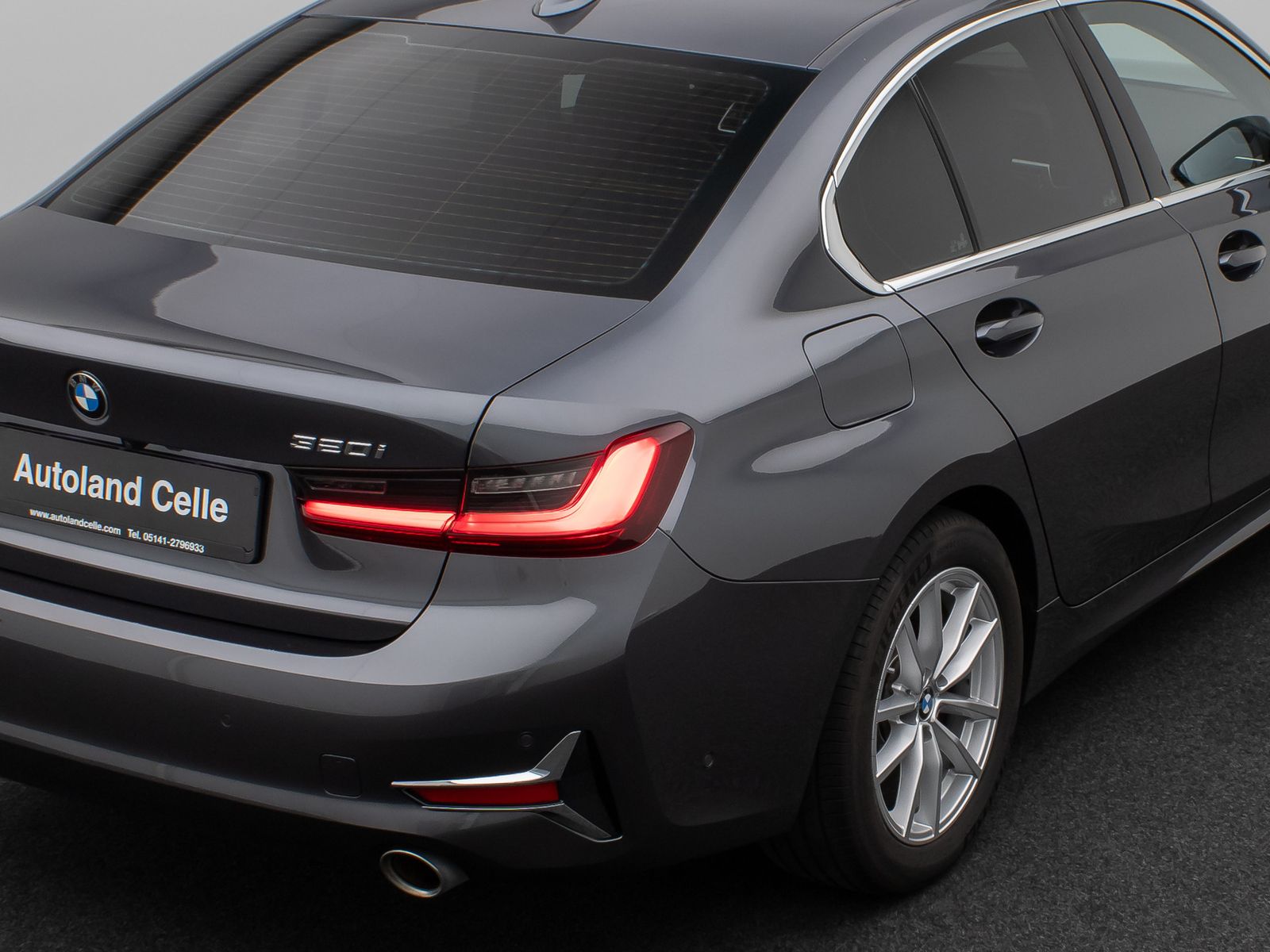 Fahrzeugabbildung BMW 320i xD Luxury Line El.Glasdach Kamera HiFi AHK
