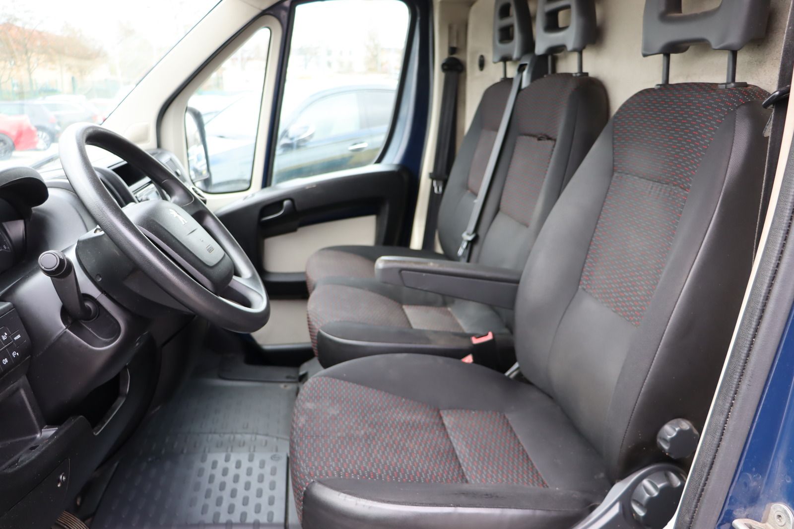 Fahrzeugabbildung Peugeot Boxer 2,2 HDi 110 Kasten L3 H2