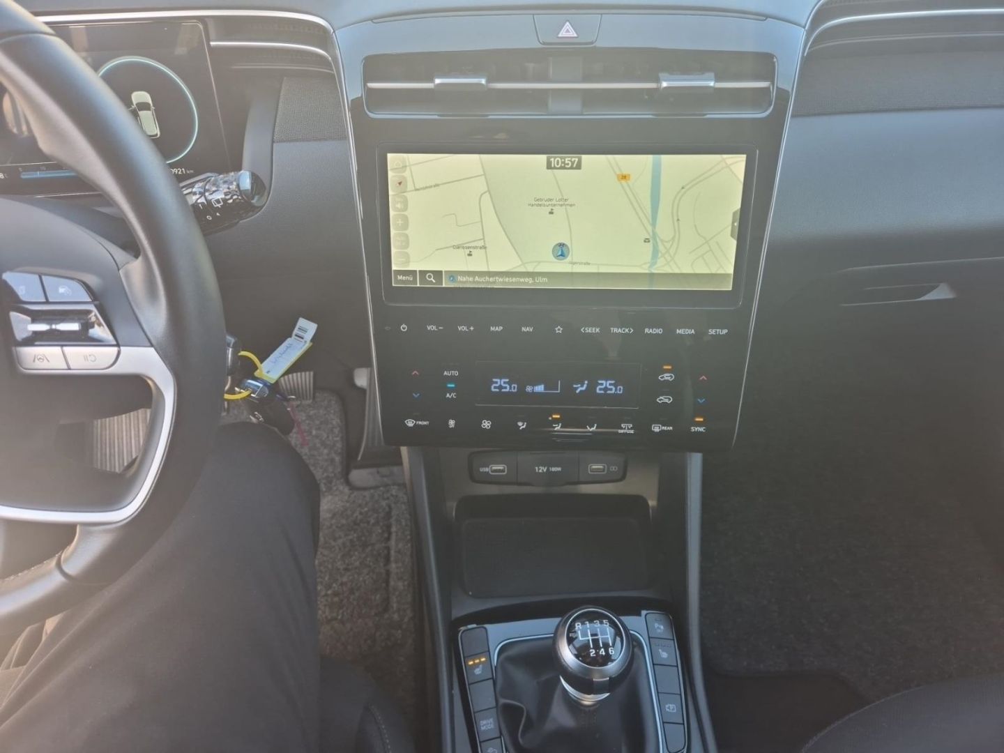 Fahrzeugabbildung Hyundai Tucson Select 2WD Navi Digitales Cockpit LED App