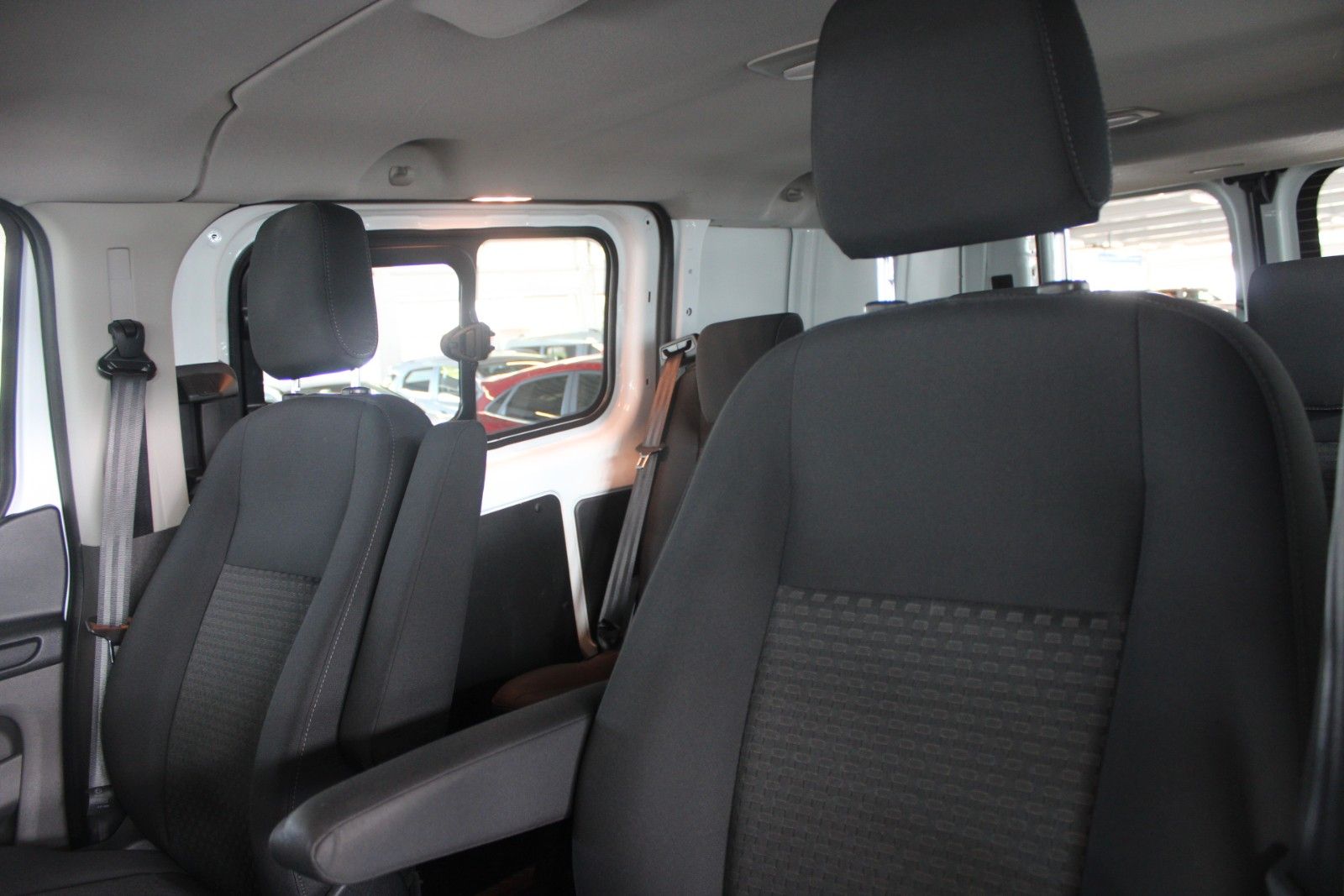 Fahrzeugabbildung Ford Transit Tourneo Custom TREND L2 MHEV 5-Sitze AHK