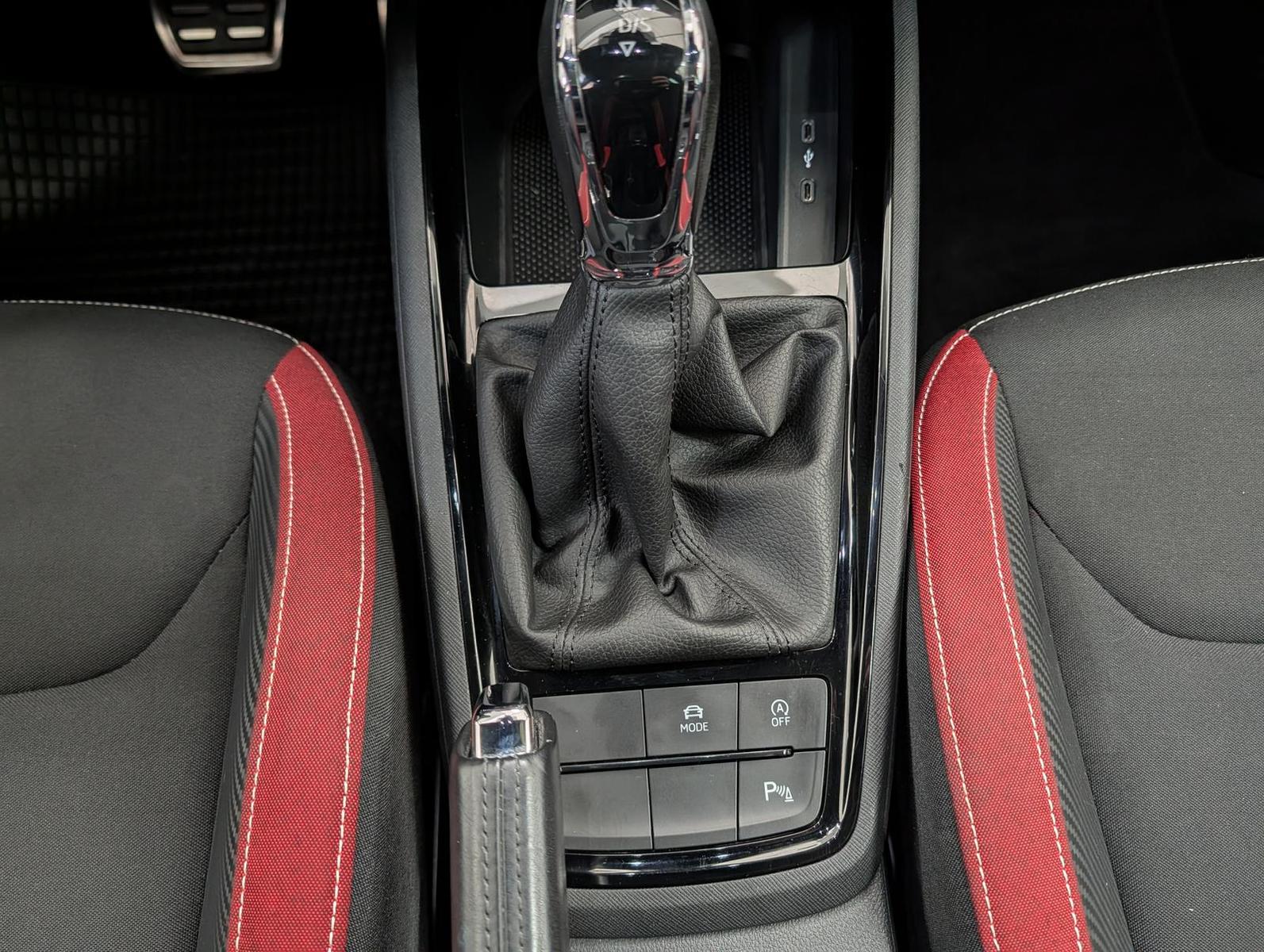 Skoda Kamiq 1.5 TSI DSG Monte Carlo LED|Pano|ACC