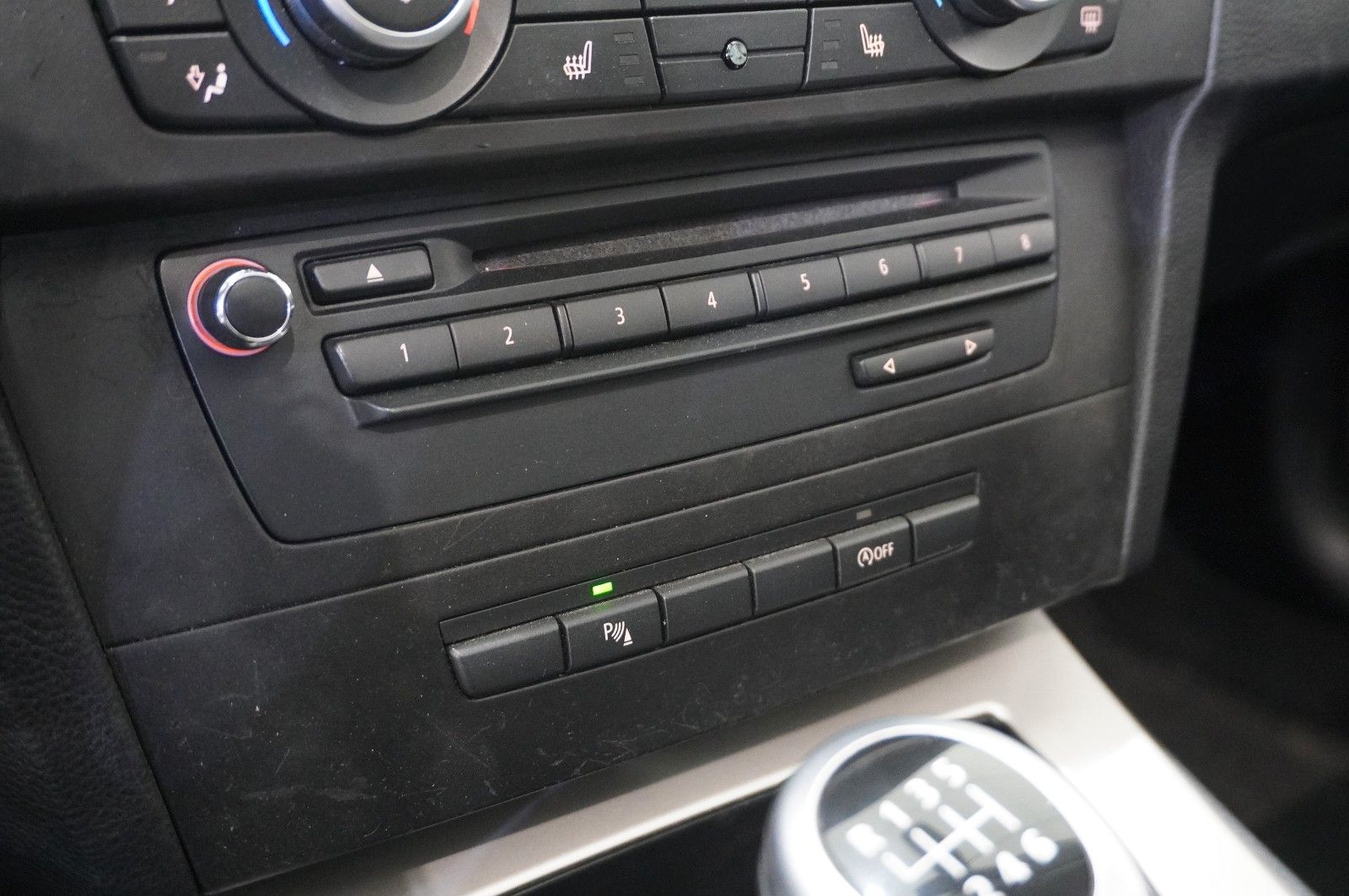 Fahrzeugabbildung BMW 320i TOURING NAVI/BI-XENON/SHZ/PDC/PANO./SH/TEMP