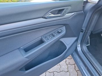 Fahrzeugabbildung Volkswagen Golf 8 Active 1.5 eTSI DSG Navi Pro ACC Kamera