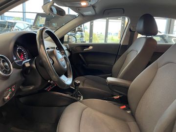 MYAUTOCENTER – Gebraucht- und Jahreswagen mit Werkstattservice in Pfaffenhofen Audi A1 Sportback basis *2. Hand*Klima*Navi*PDC*SHZ*