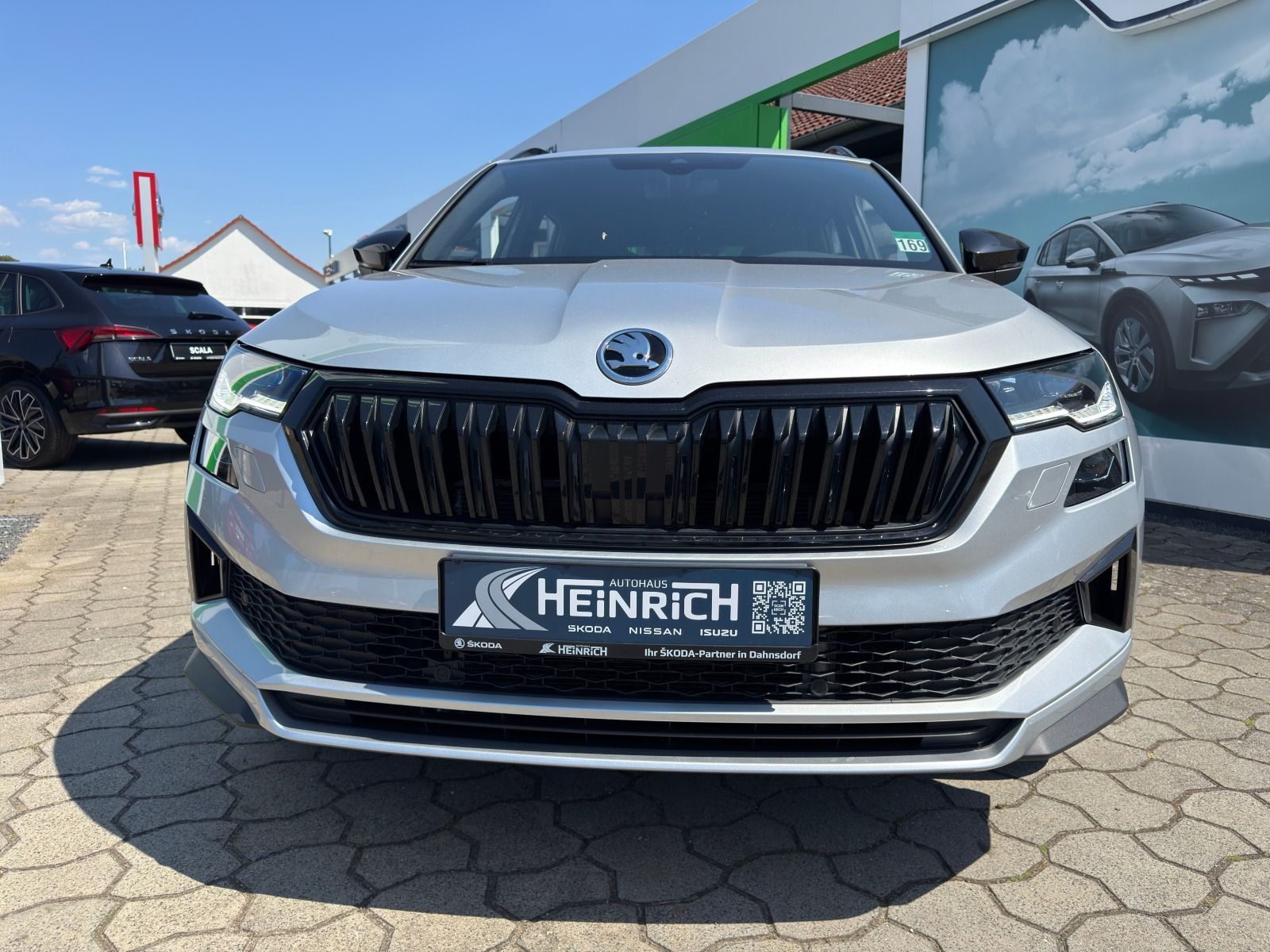 Fahrzeugabbildung SKODA Karoq Sportline 1.5TSI 6-Gang*AHK*RFK*Matrix*eHe