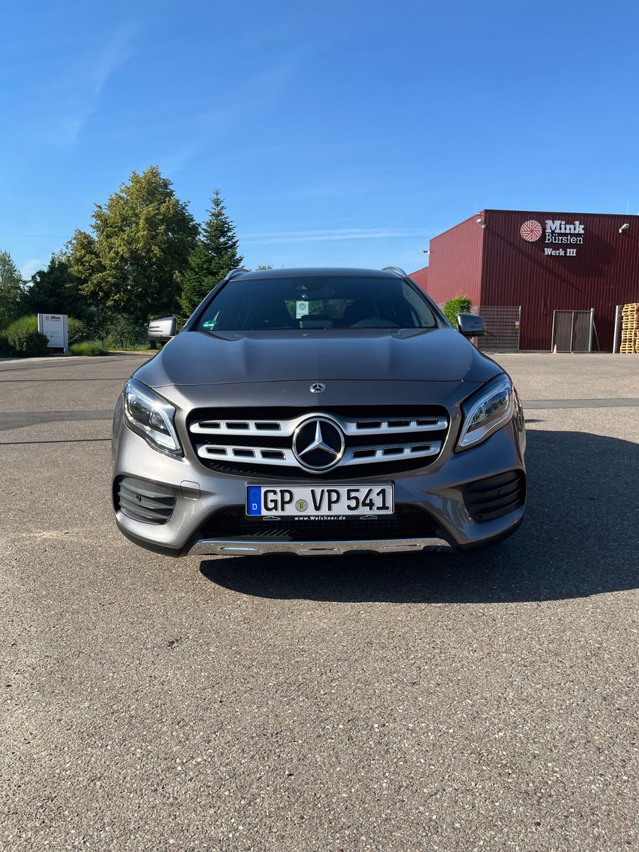 MERCEDES-BENZ GLA 200 AMG Line AMG Line