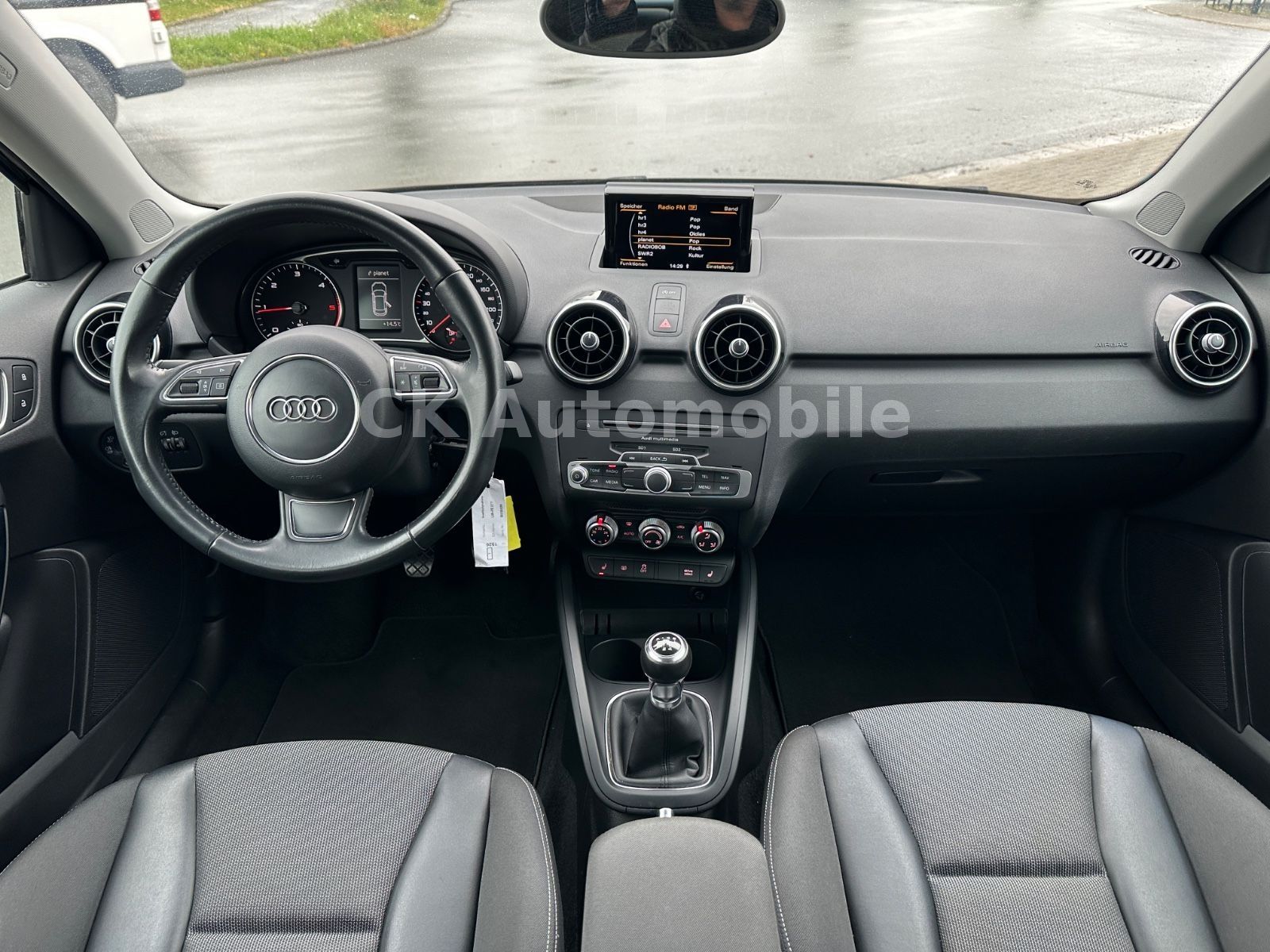 Fahrzeugabbildung Audi A1 Sportback Sport 1.6 TDi/Navi/Klima/SHZ/PDC