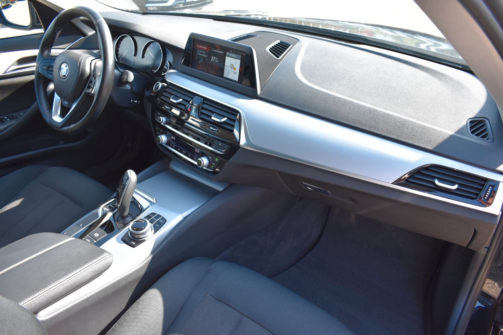 Fahrzeugabbildung BMW 530i Touring xDrive AHK Panorama LED Kamera