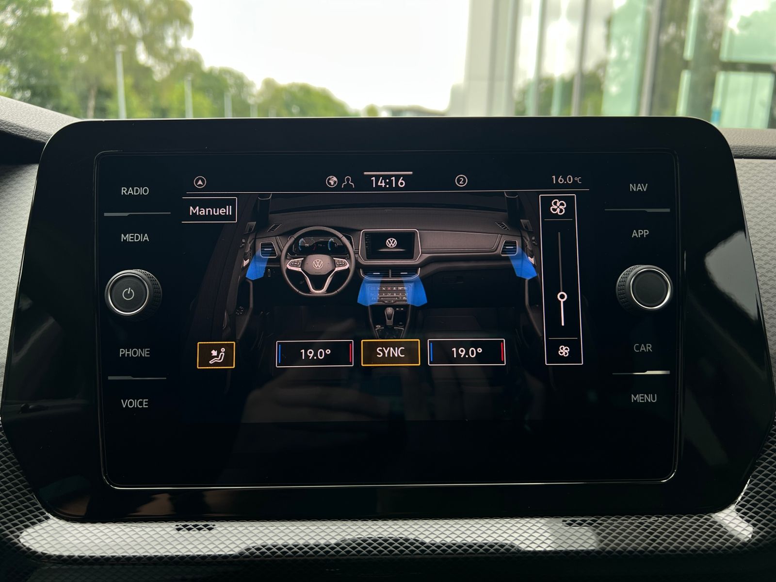 Fahrzeugabbildung Volkswagen T-Cross Life 1.0 TSI DSG *AHK,IQ-Light,ACC,Kamer