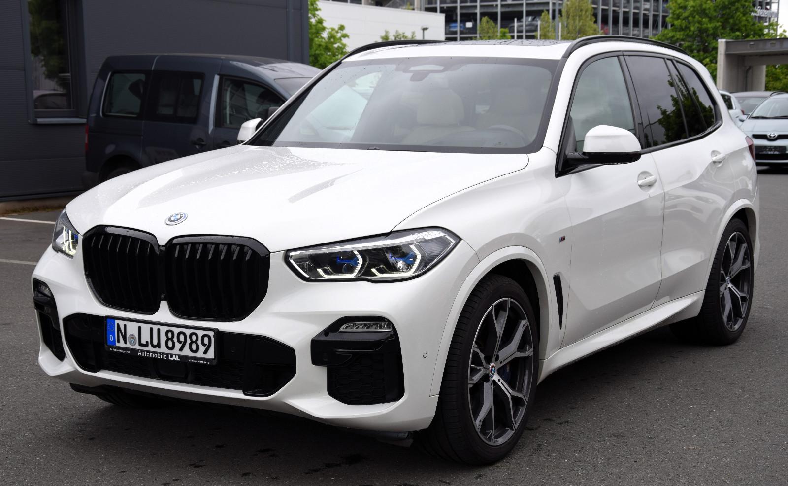 BMW X5 M50i *HUD*Pano.*360°*Massage*Soft-Close*H&K*