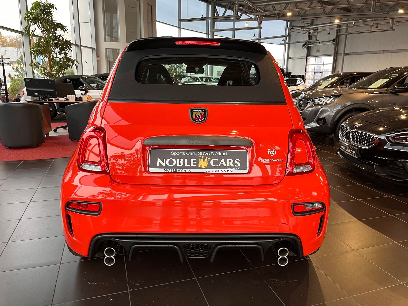 Fahrzeugabbildung Abarth 695C Competizione BEATS NAV CARPLAY