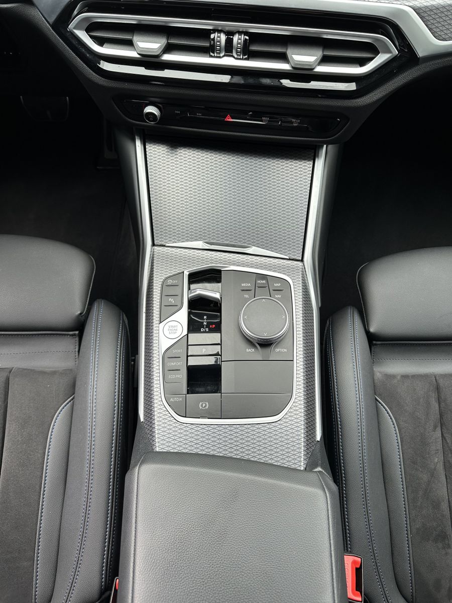 Fahrzeugabbildung BMW 320d Touring M-Sport NAV+LED+ACC+SHZ+VCOCK+18ZO