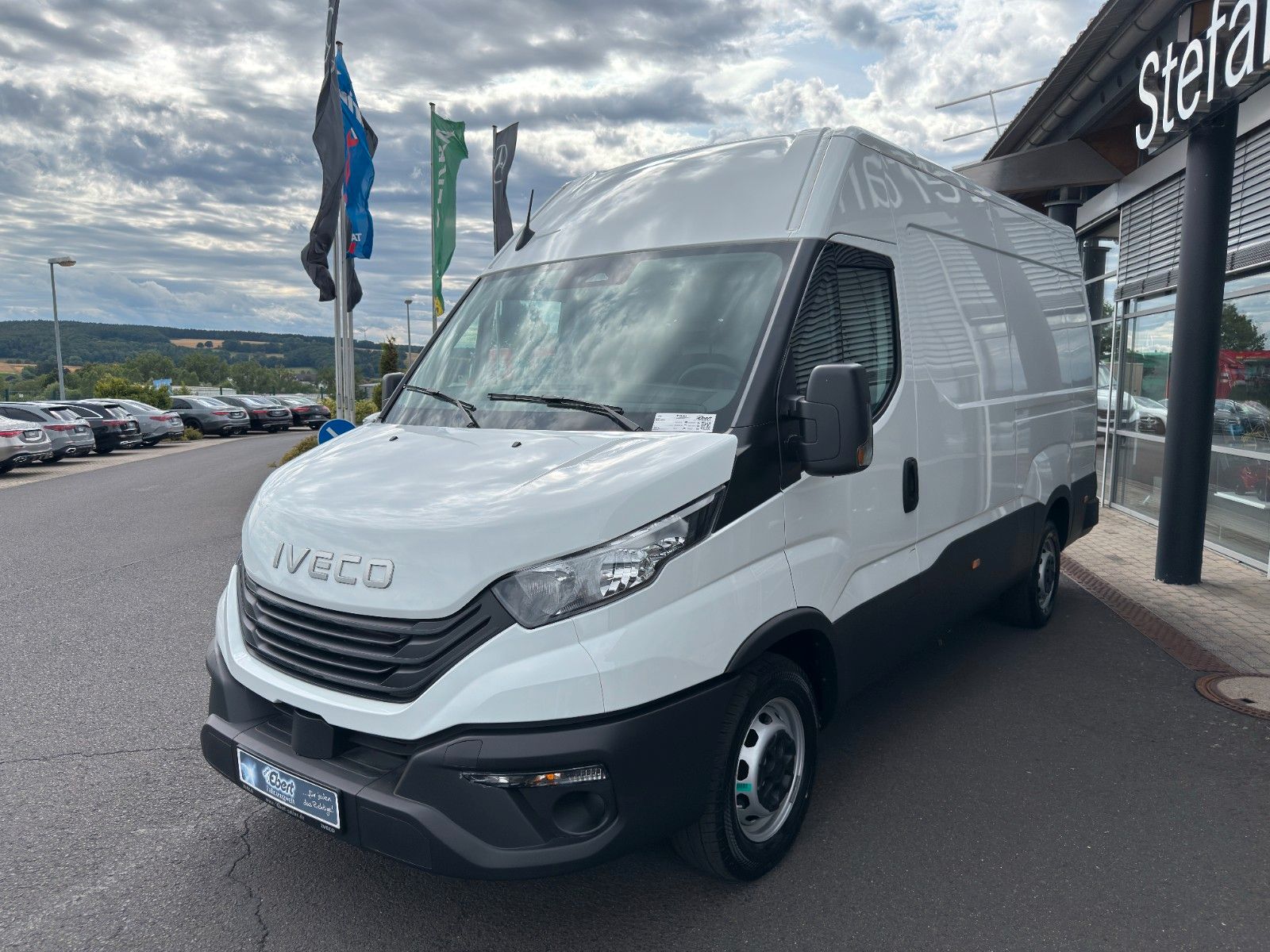 Fahrzeugabbildung Iveco Daily 35S14B V Airlineschienensystem *AHK 3,5 t*