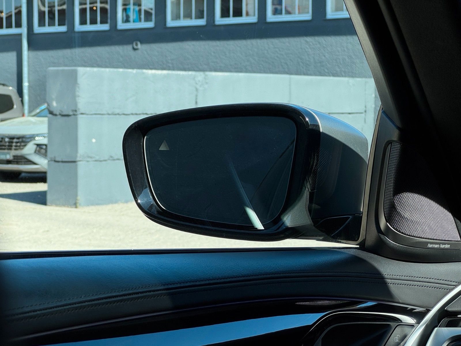 Fahrzeugabbildung BMW M550i xDr GSD Laser HuD 360° DAProf SBL H&K AHK