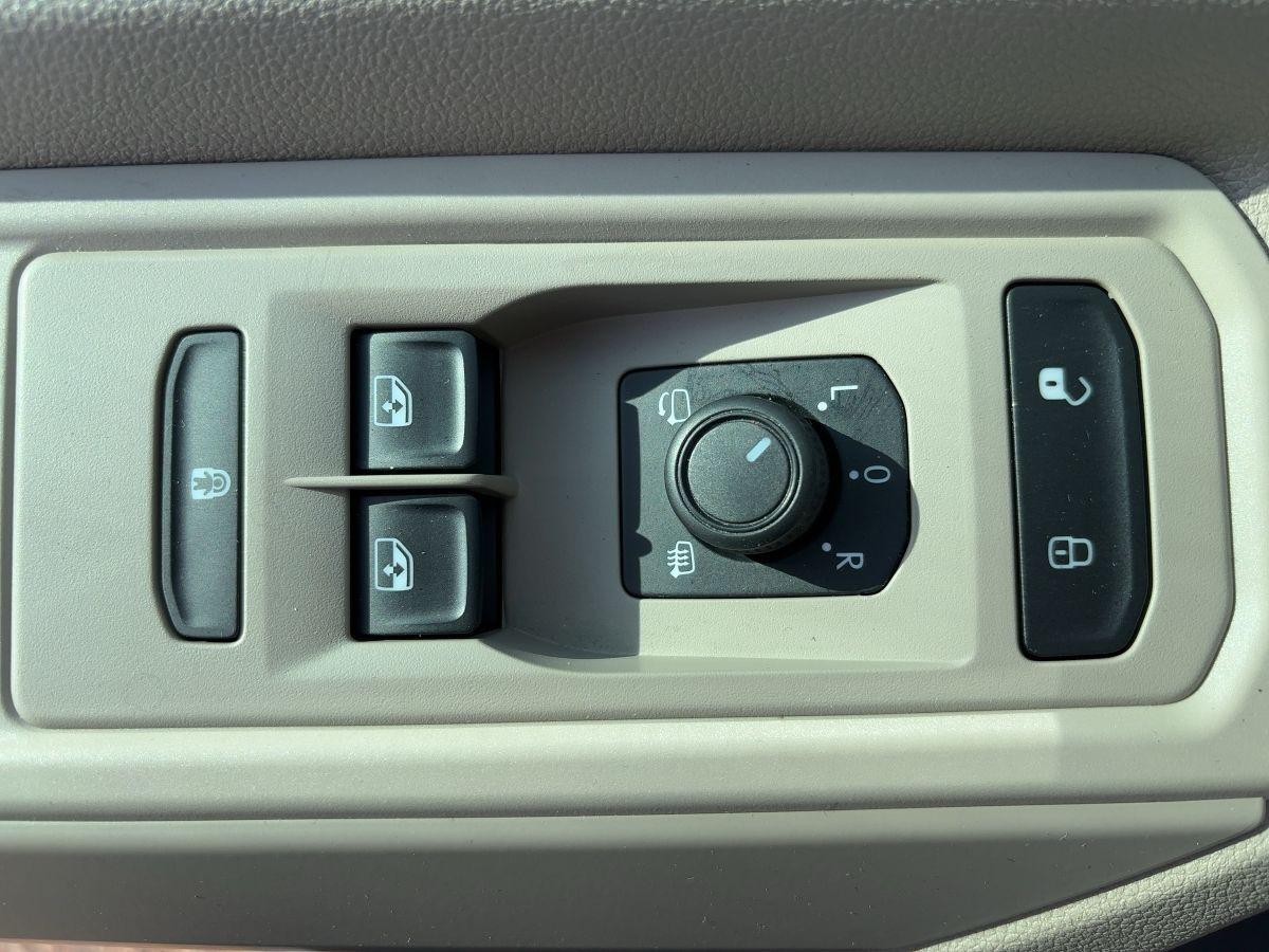 Volkswagen T7 Multivan 2.0 TDI DSG Kamera LED AHZV Navi