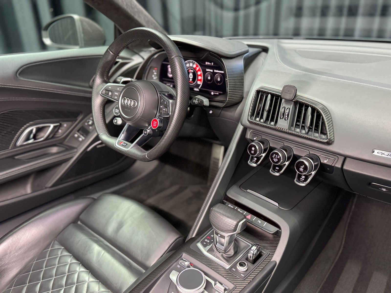 Fahrzeugabbildung Audi R8 Coupe 5.2 FSI V10 plus|CARBON|VOLL