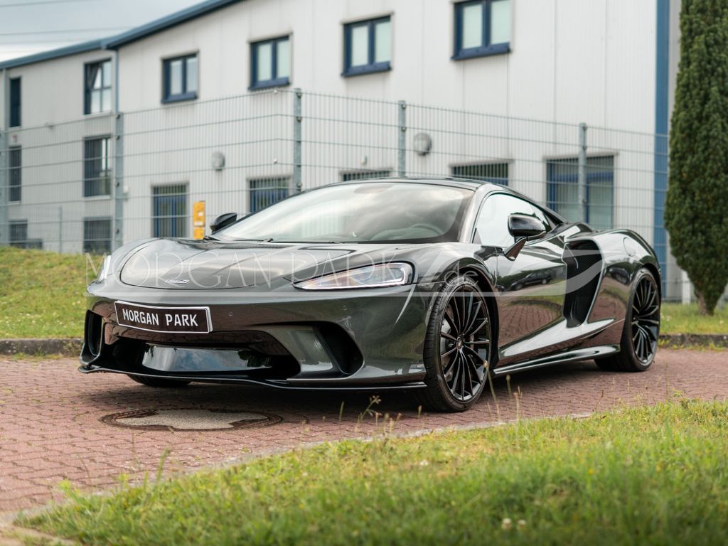 McLaren GT