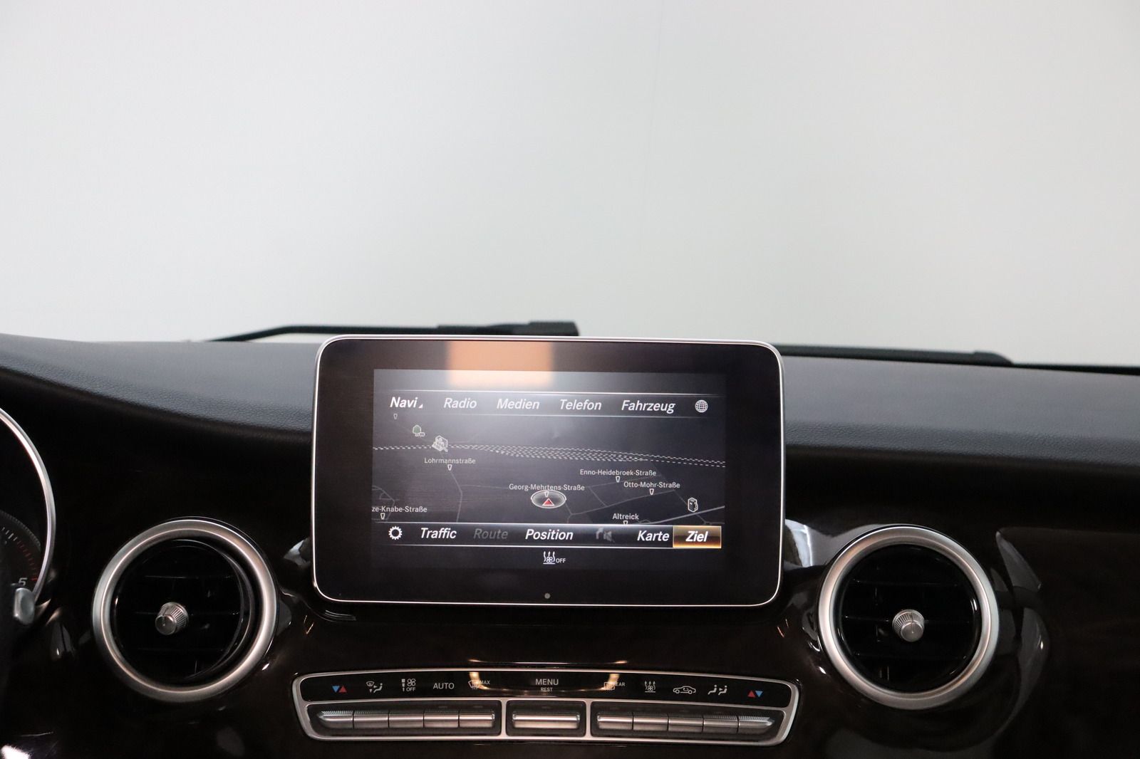 Fahrzeugabbildung Mercedes-Benz V 250 d 4matic Avantgarde * lang * 360 * ILS