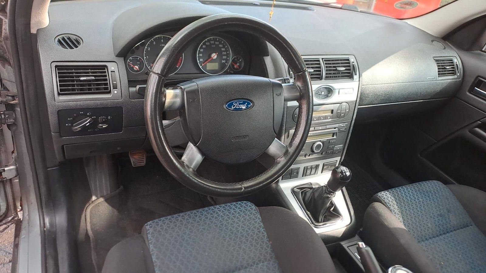 Ford Mondeo 2006 — interior