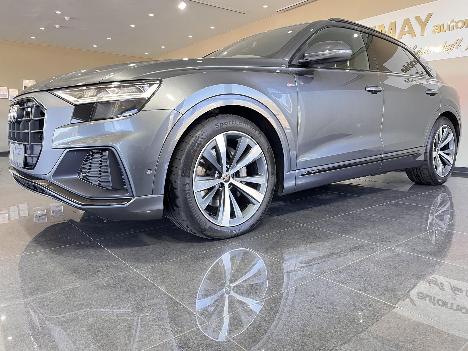 AUDI Q8 45 TDI quattro S - Line P.Dach/ AHK/