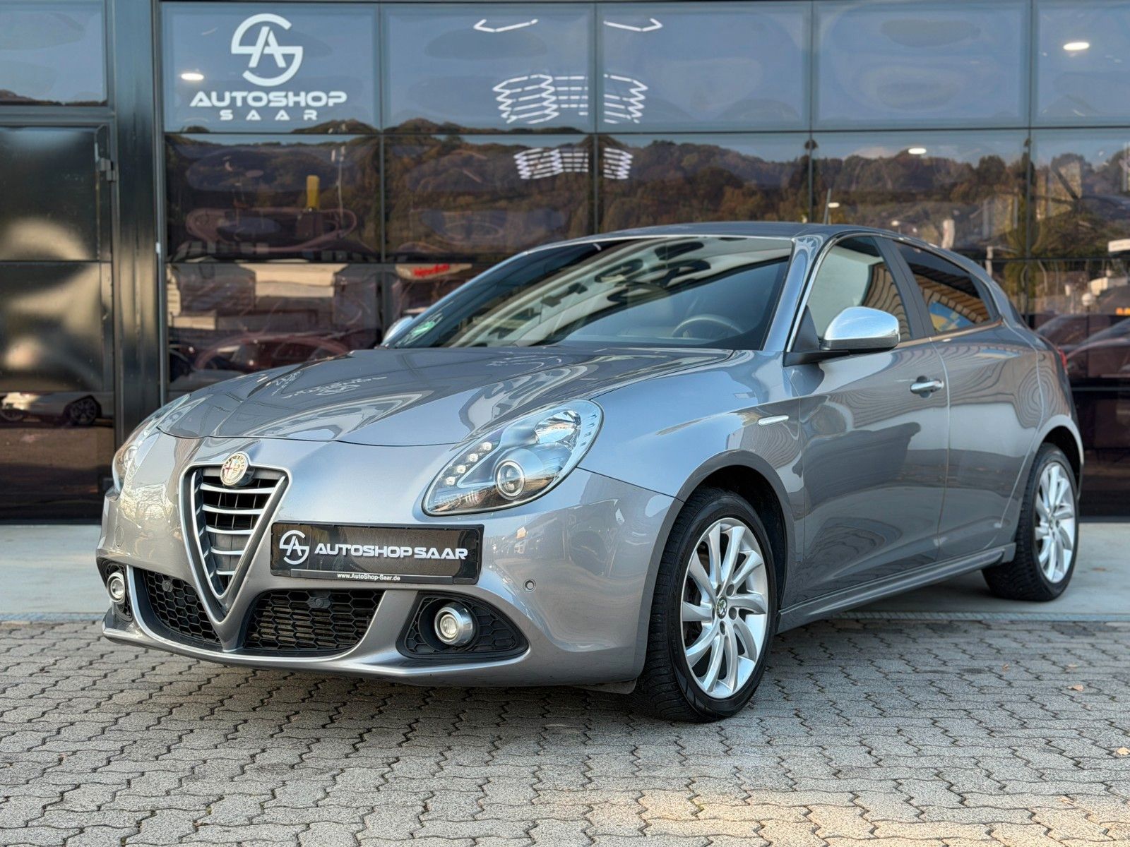 ALFA ROMEO Giulietta Giulietta Turismo LEDER/SHZ/PDC – Ansicht 1