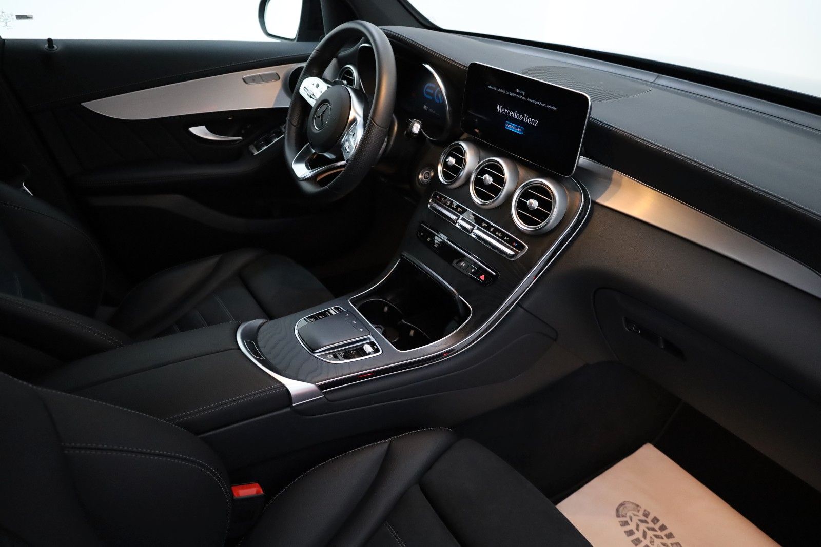 Fahrzeugabbildung Mercedes-Benz GLC 300 de 4M Coupe,AMG line,SH,Kamera,Panorama