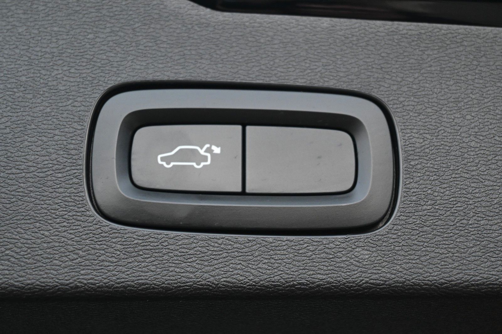 Fahrzeugabbildung Volvo V60 T8 TE Inscription*LED*HUD*PANO*CAM*PDC*STHZ