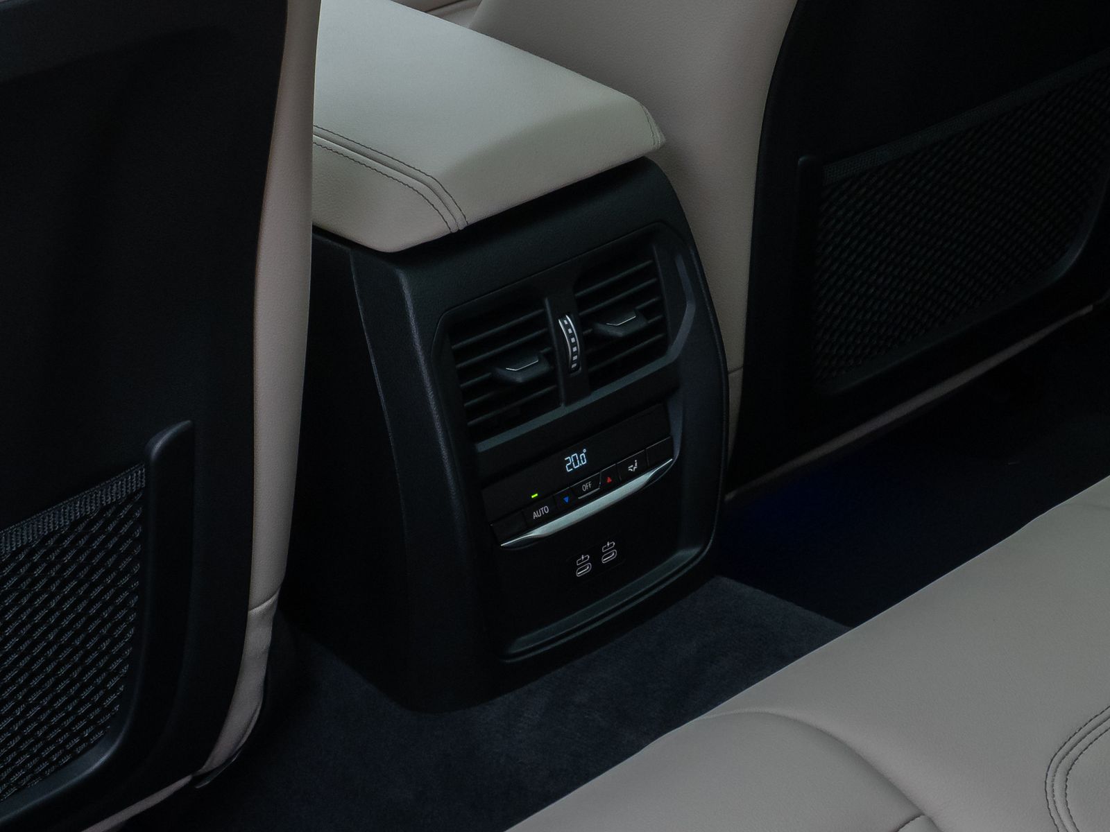 Fahrzeugabbildung BMW 320d M Sport Panorama Laser Kamera HUD DAB HiFi