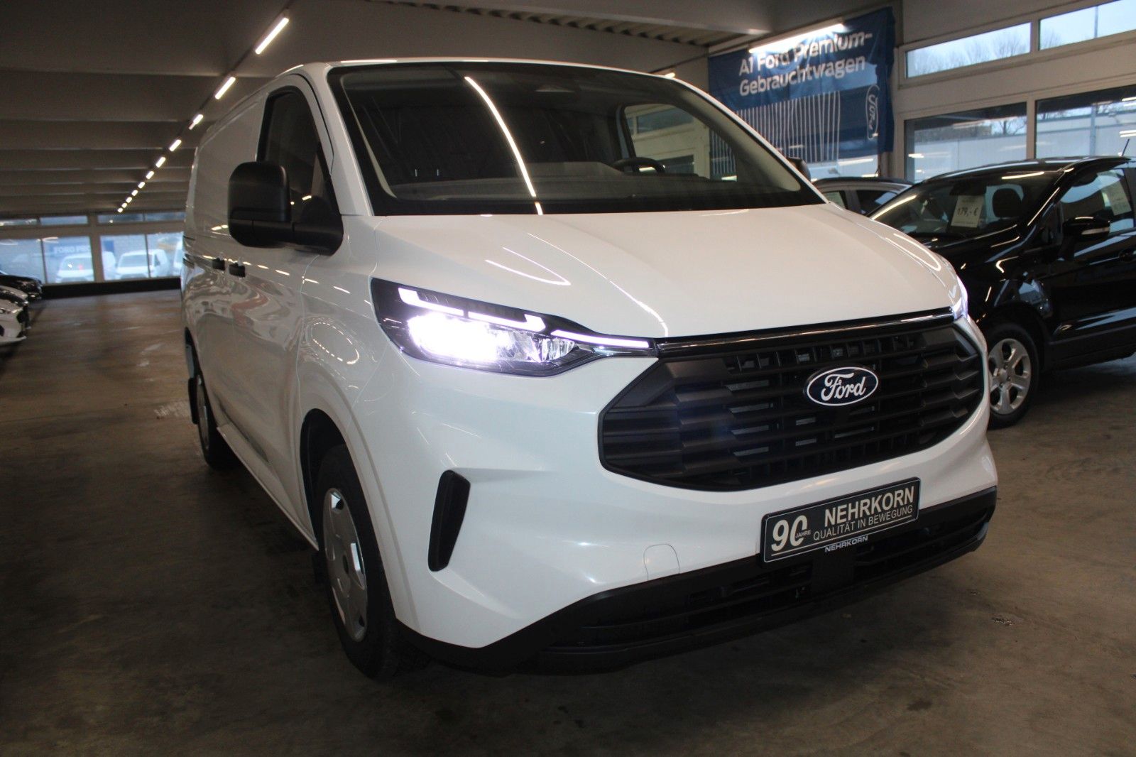 Fahrzeugabbildung Ford Transit Custom L1 TREND LED NAVI CAM ACC SHZ uvm