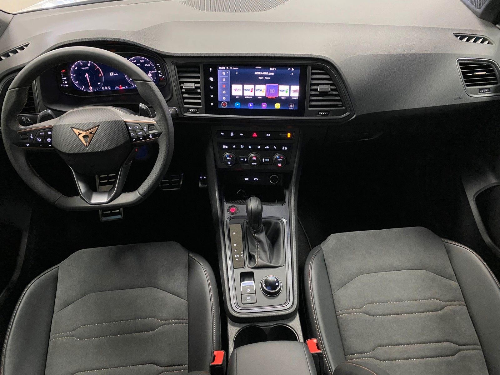 Fahrzeugabbildung CUPRA Ateca 1.5 TSI DSG+AHK schwenk+5 J Garantie+19"+