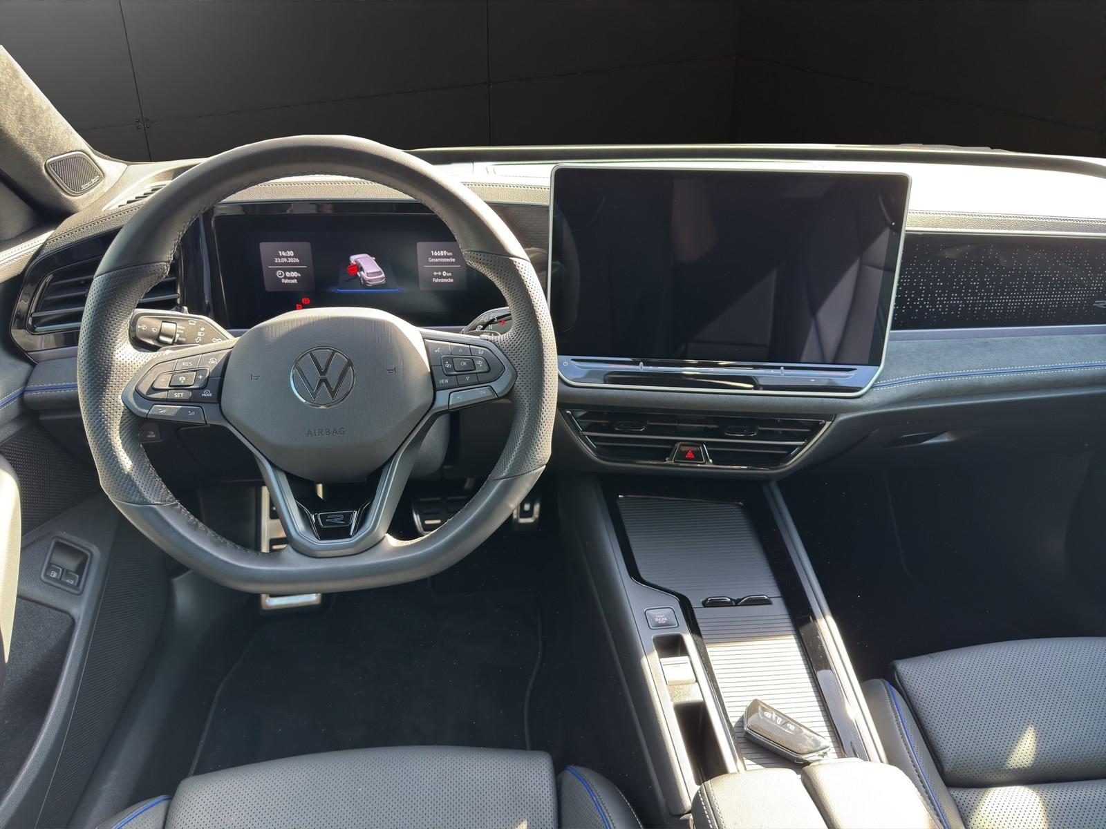 Volkswagen Passat Variant 1.5TSI eHybrid R-Line DSG AHK+Mat
