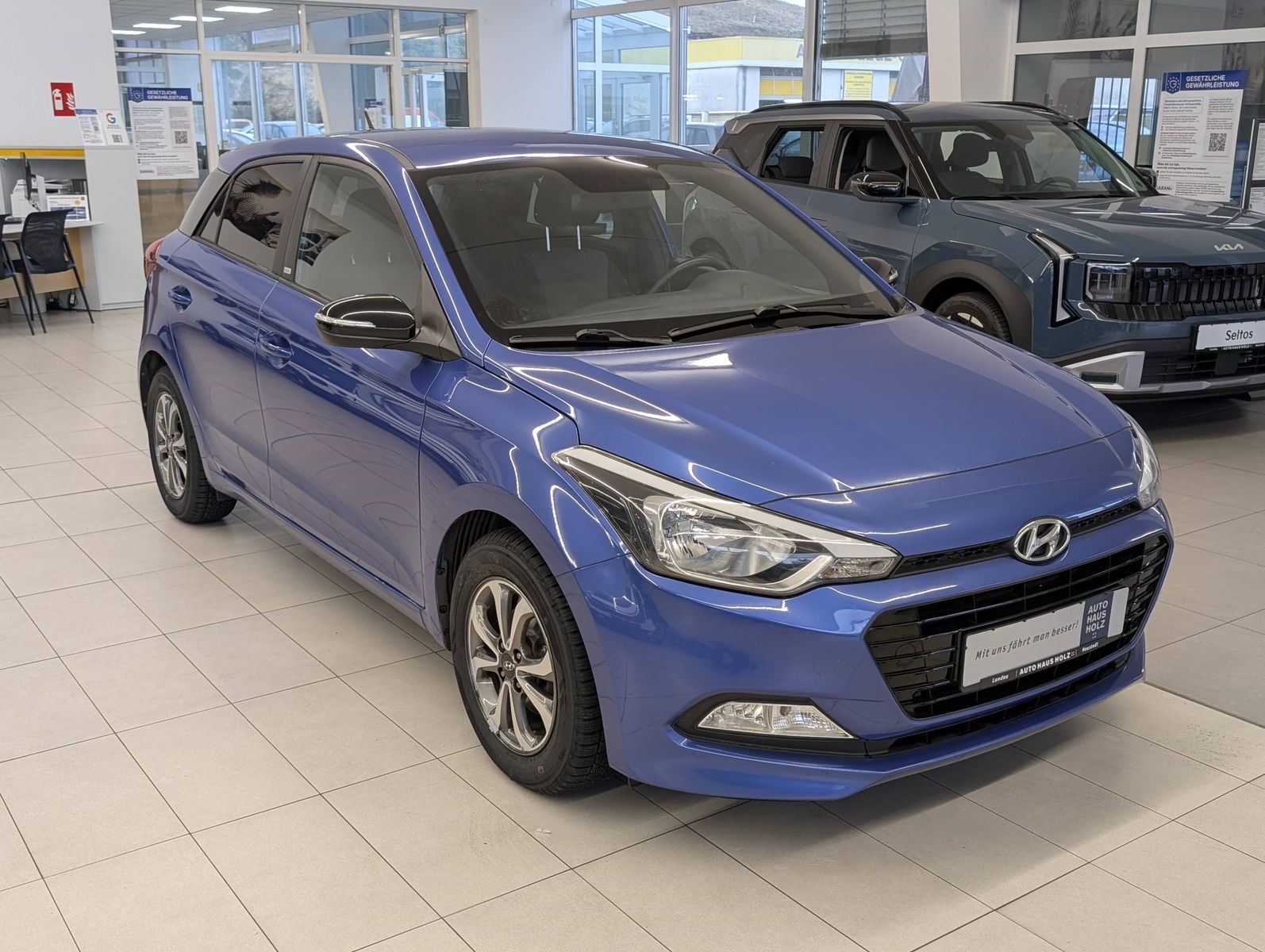 HYUNDAI i20 1.2 Passion Allwetter Klima – Bild 5