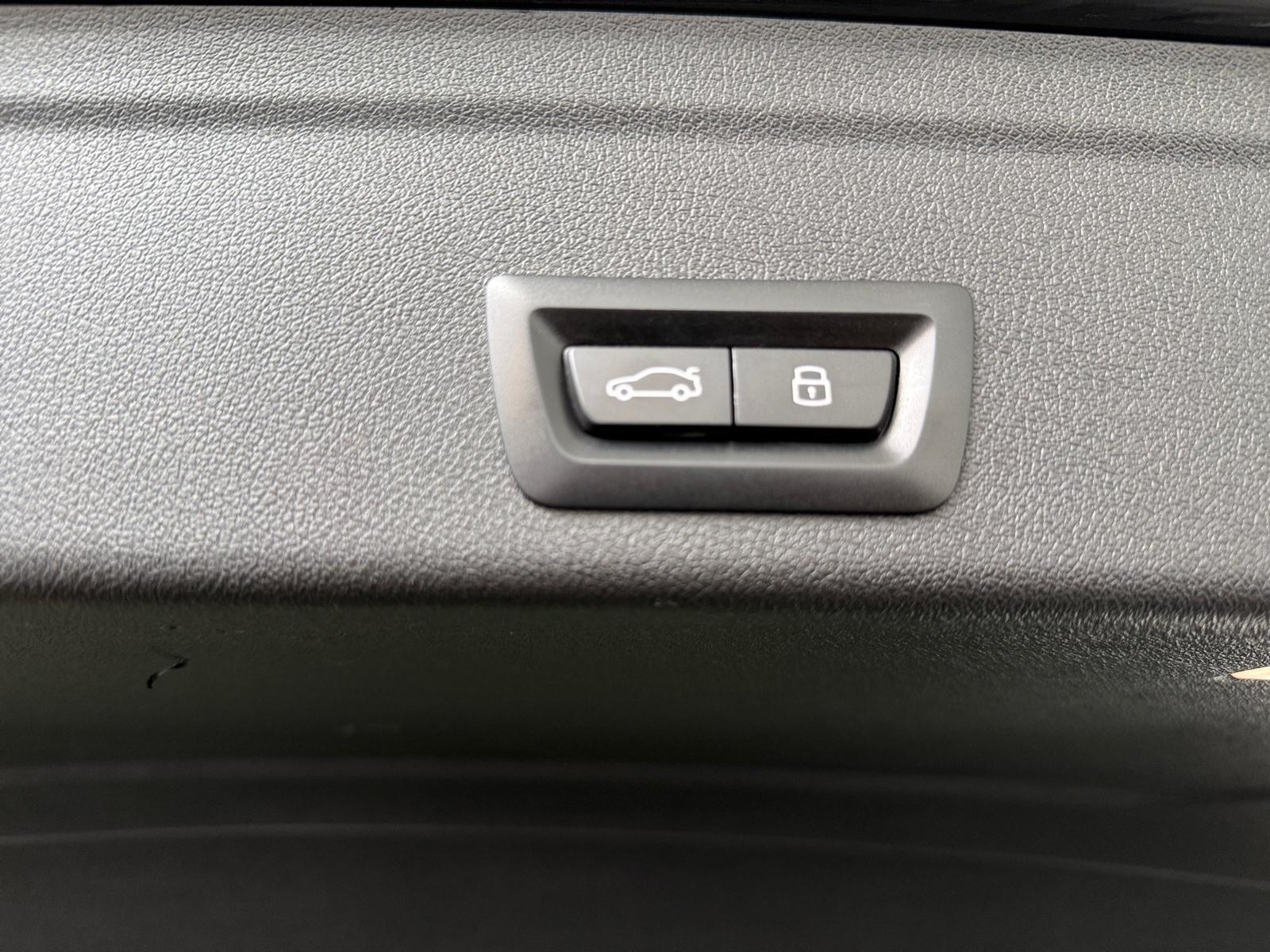 BMW X6i M60 xDrive*aLED*Navi*360*AHK*H&K*22"*Ambient